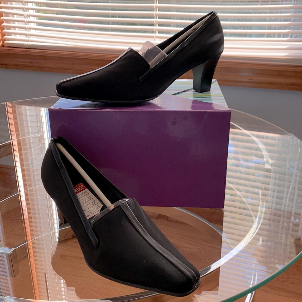 Life Stride, Black Spandex 2 1/2 inch high-heels